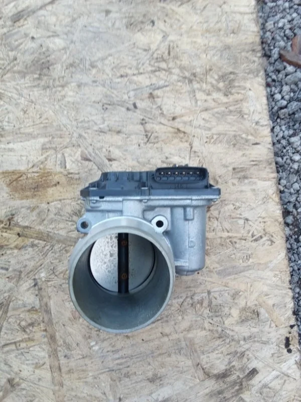 Дроссельная заслонка Volvo Xc90 31293736 B4204T34