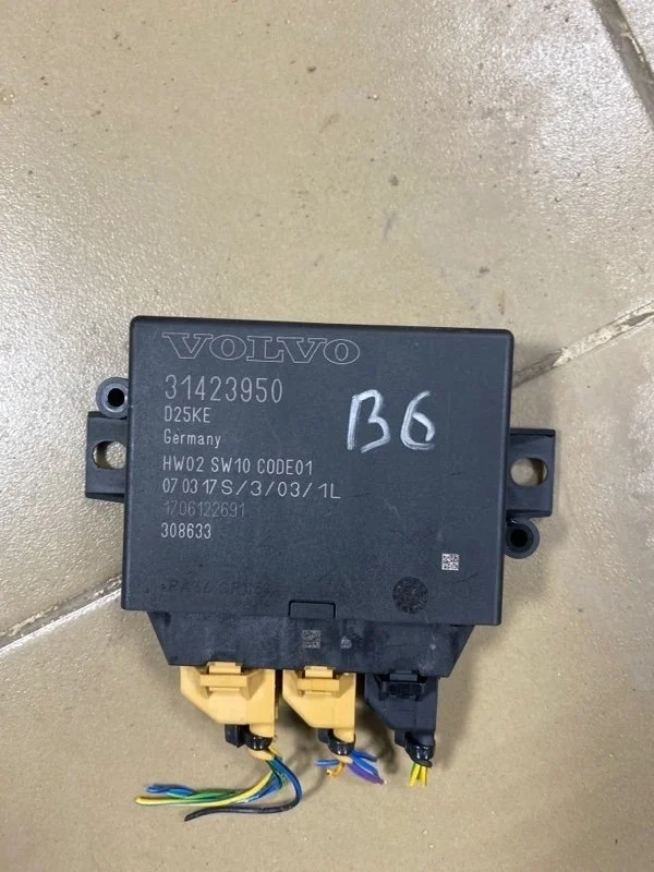 Блок парктроников Volvo Xc60 31423950