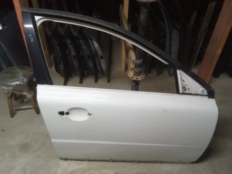 Дверь Volvo S60 32228891 B4164T, передняя правая