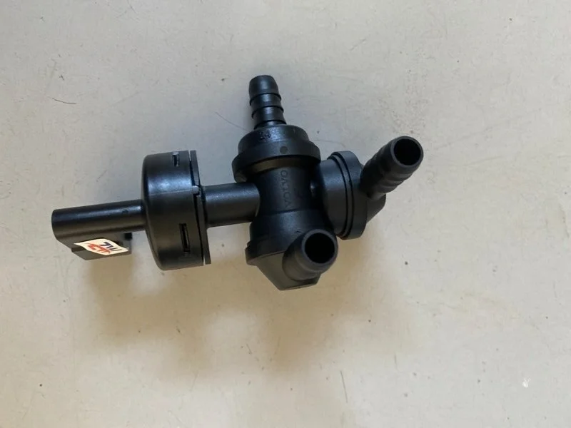 Клапан управления вакуумного насоса Volvo Xc90 31400608 B5254T2