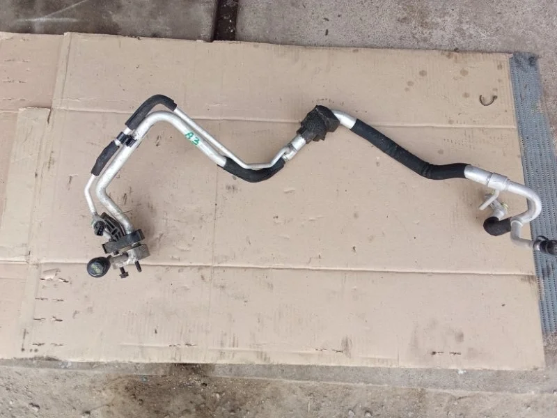 Трубка кондиционера Volvo Xc70 2013 31390132 D5244T15