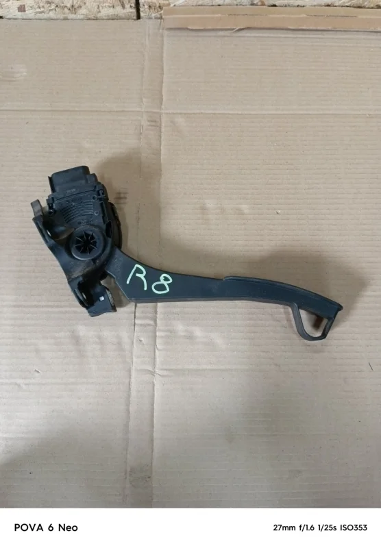 Педаль газа Volvo Xc90 2009 30715179 D5244T4