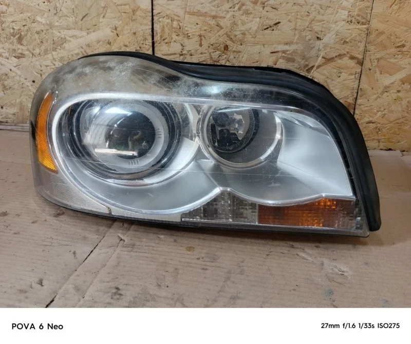 Фара ксеноновая Volvo Xc90 2009 31111846 D5244T4, правая