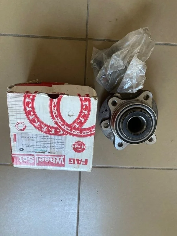 Ступица Volvo 713618610, передняя