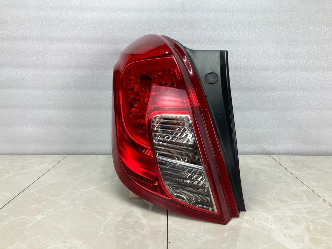 Фонарь Opel Mokka 2012-2015 42435941, задний левый