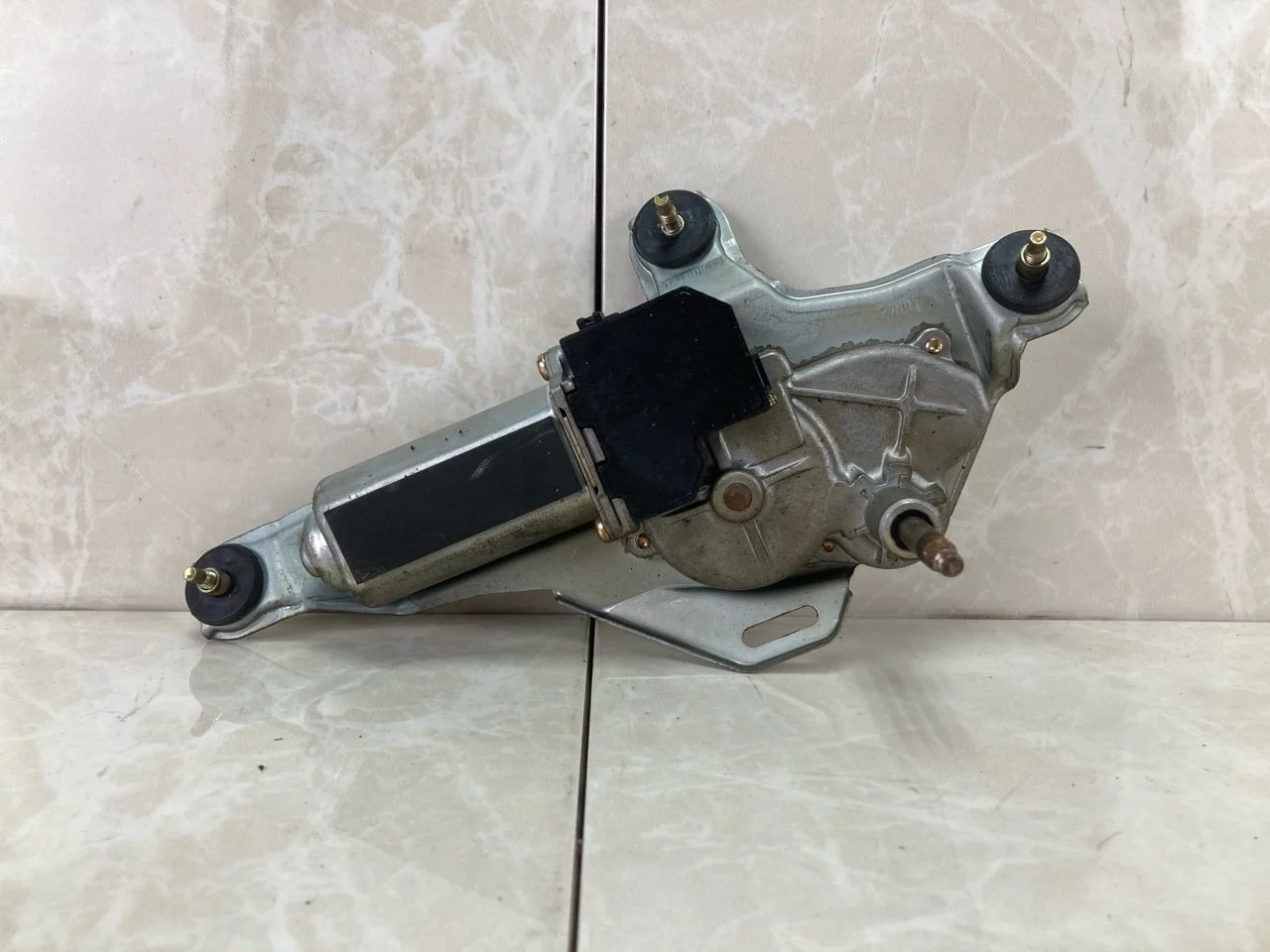 Моторчик дворника Toyota Rav 4 Xa20 2000-2005 8513042040, задний
