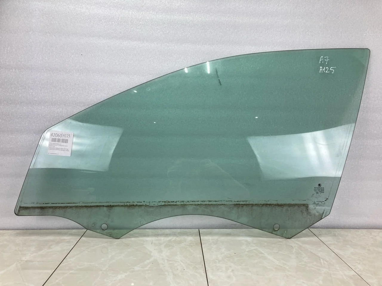 Стекло двери Skoda Octavia A7 2014 5E0845201A УНИВЕРСАЛ, переднее левое