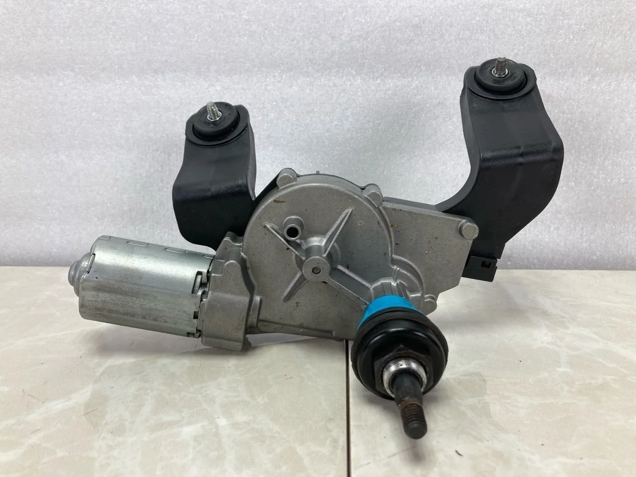 Моторчик дворника Kia Pro Ceed 1 Ed 2007-2012 987001H300, задний