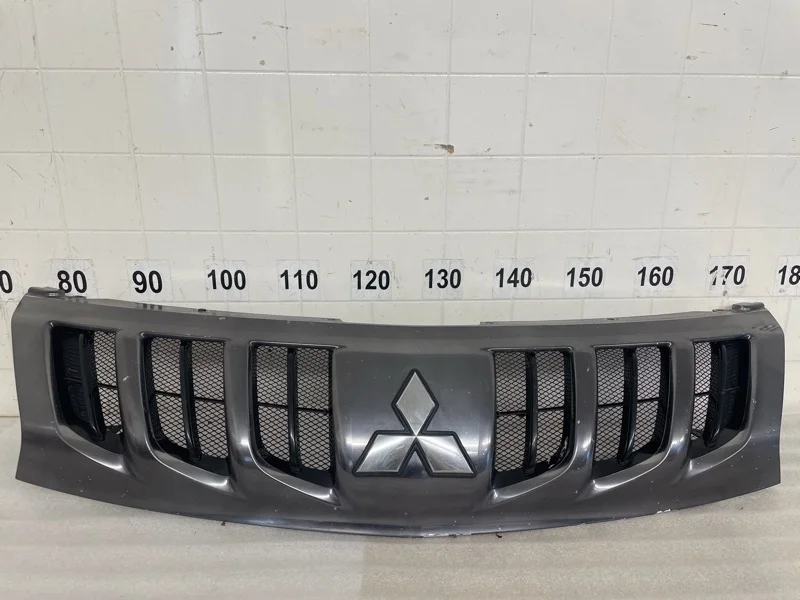 Решетка радиатора MITSUBISHI L200 2015- 2016 2017 2018 2019 2020 2021 2022 2023 KL
