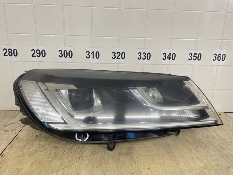 Фара VOLKSWAGEN TOUAREG 2014 2015 2016 2017 2018