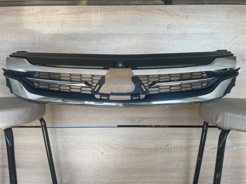 Решетка радиатора MITSUBISHI PAJERO SPORT 3 2016 2017 2018 2019 2020 2021