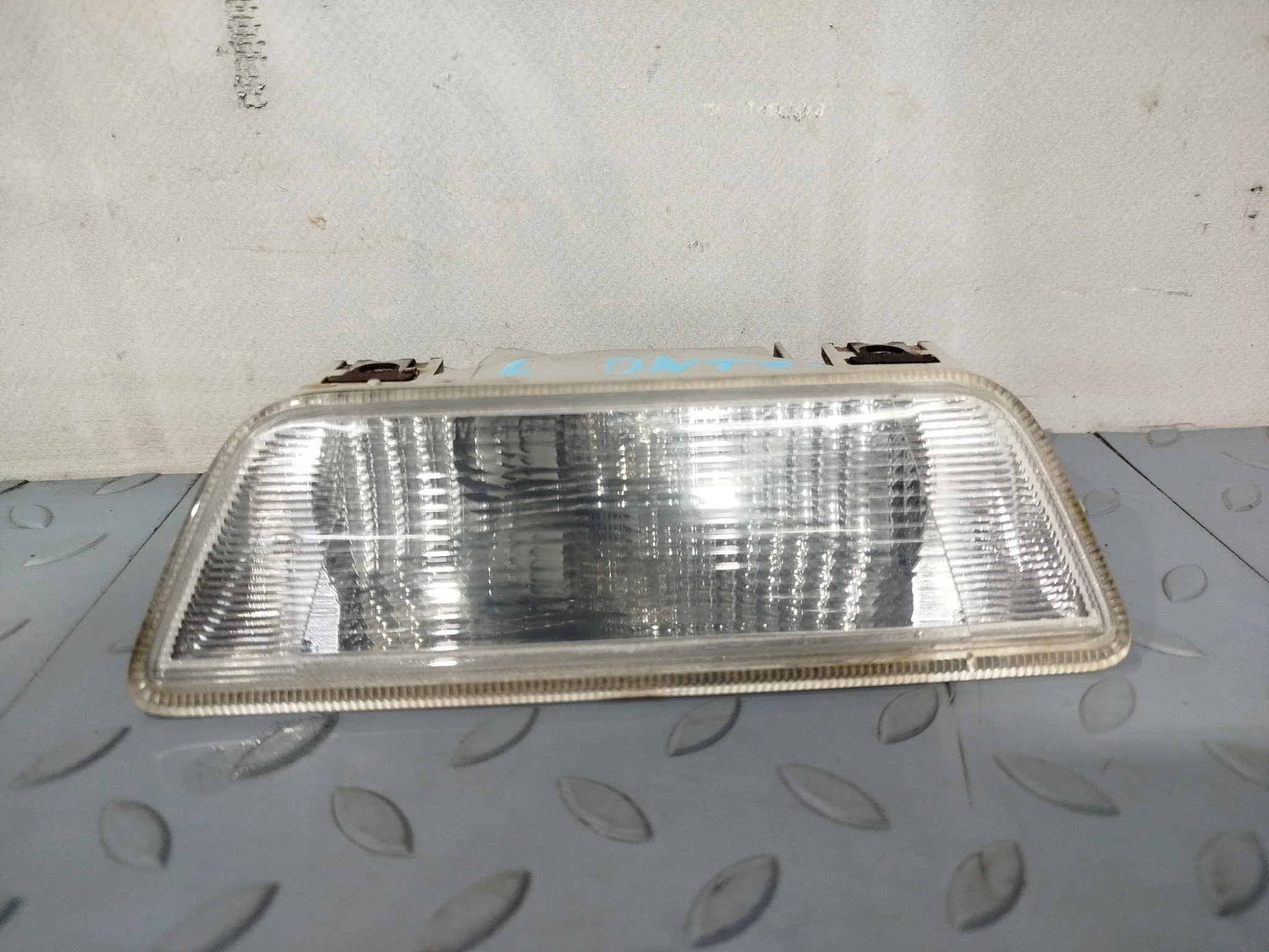 ФОНАРЬ ЗАДНЕГО ХОДА NISSAN X-TRAIL DNT31 NT31 T31 TNT31 13263929 ЛЕВЫЙ 26545JG00A