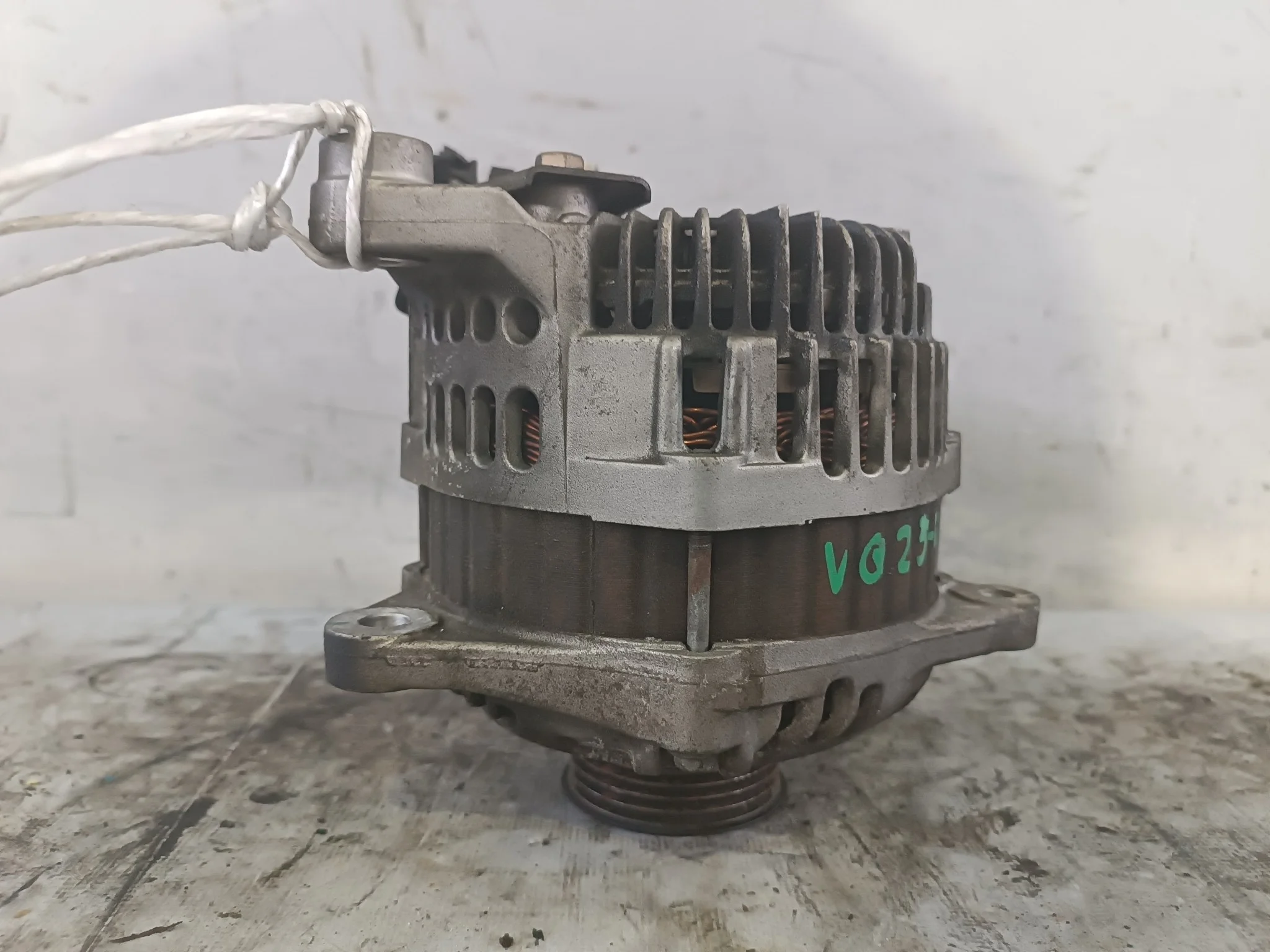 ГЕНЕРАТОР NISSAN INFINITI VQ25-DE VQ25-HR VQ35-DE ... G35 G37 M35 M45 SKYLINE ... NV36 PNY50 V36 Y50 Y51 23100EG010 3 КОНТАКТА 150A 6 РУЧЕЙКОВ U1195-884520BZ
