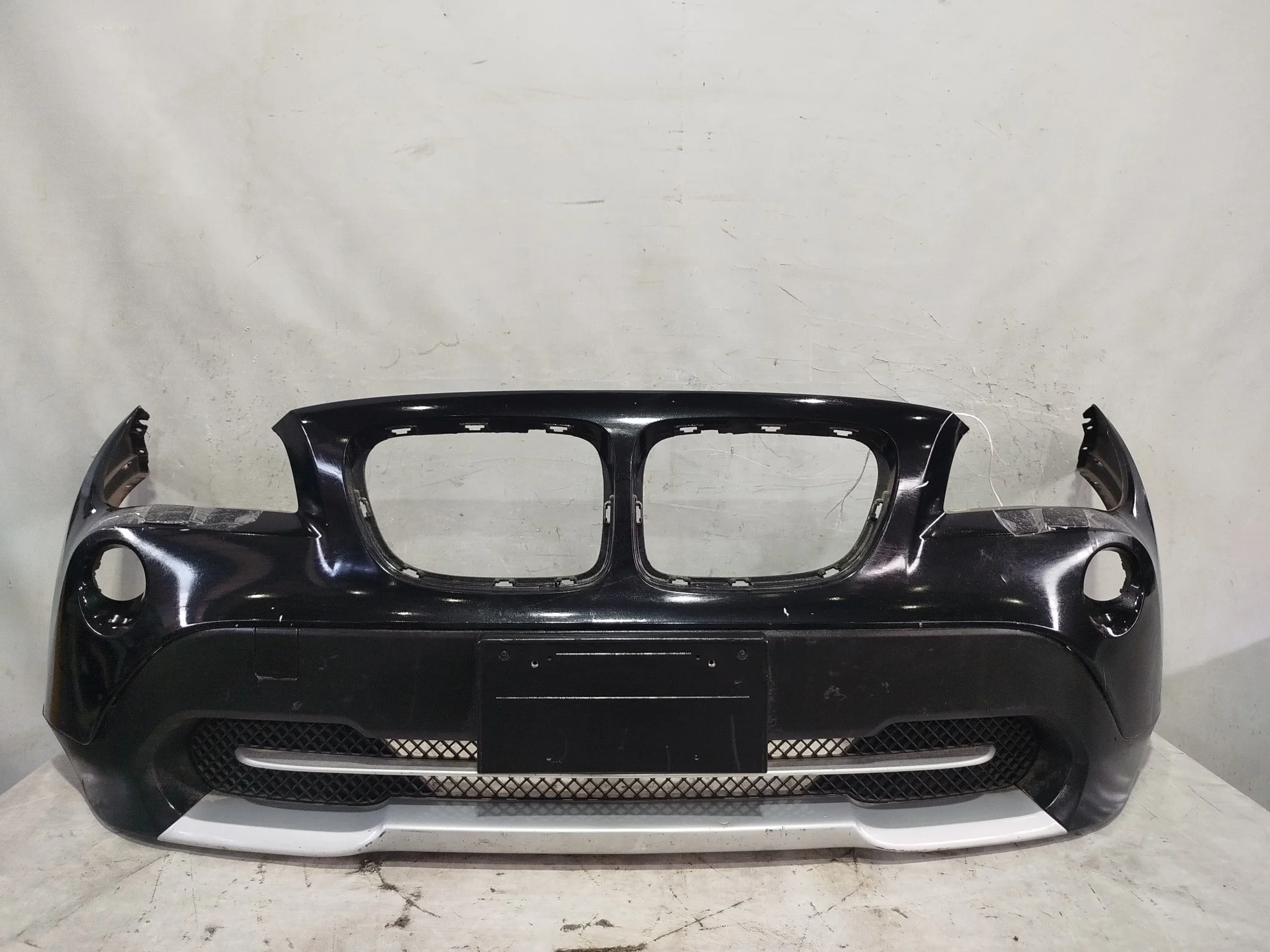 БАМПЕР BMW X1 E84 51112993565 1 МОДЕЛЬ ПЕРЕДНИЙ черный DY498Z