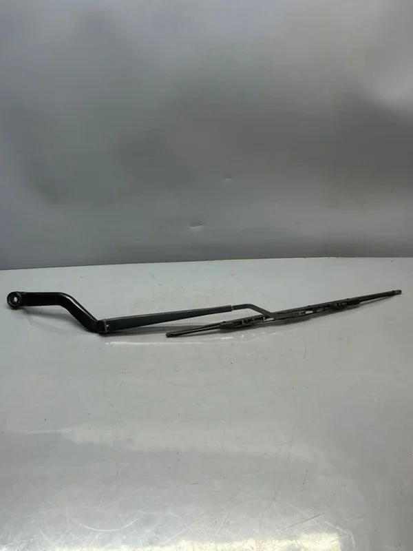 Поводок дворника Nissan Almera 28881BN002 N16, передний левый