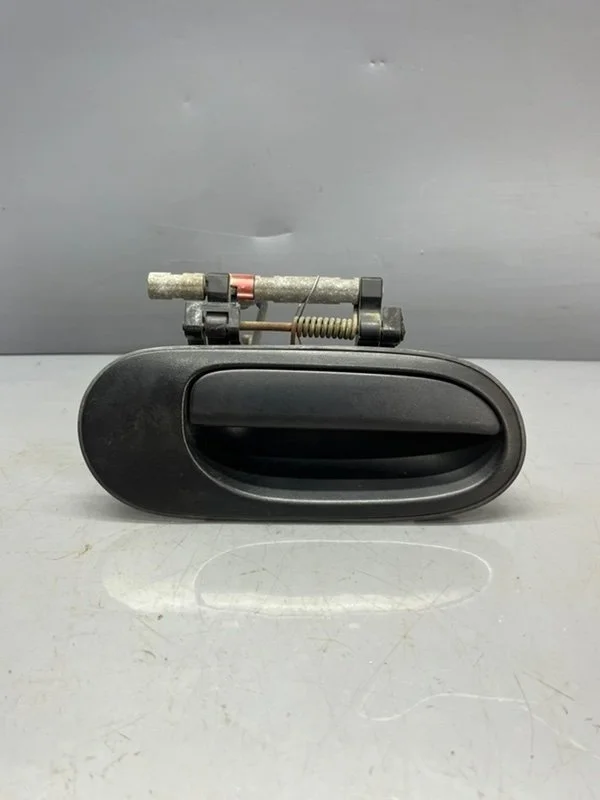 Ручка двери внешняя Nissan Almera 80606BN060 N16 1.5, передняя правая