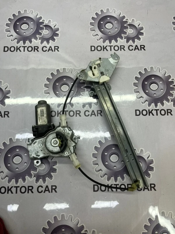 Стеклоподъемник Nissan Qashqai 2010 82701JD400 J10 2.0, задний левый