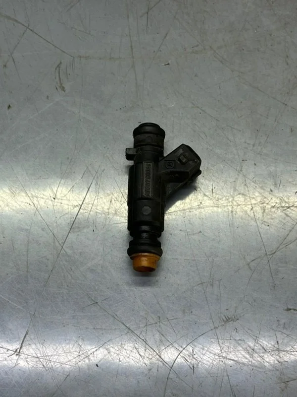 Топливная форсунка Mercedes-Benz W210 A1120780049 1 3.2