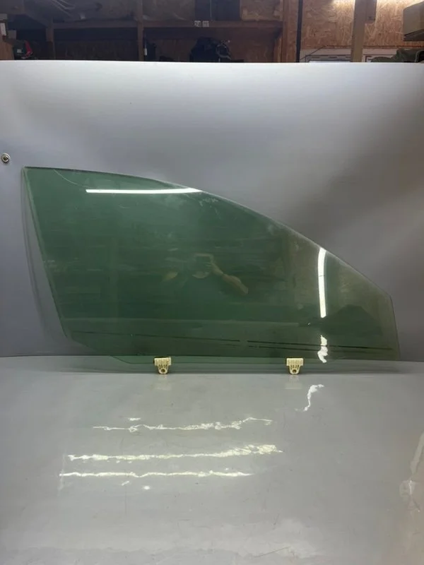 Стекло двери Nissan Primera 2001 80300AV600 P12 2.0, переднее правое