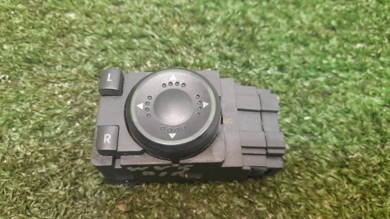 Кнопка регулировки зеркал Volkswagen Passat 1997 3B1959565 B5 1.6 MT
