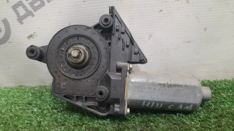 Моторчик стеклоподъемника Volkswagen Passat 1997 0130821694 B5 1.6 MT, передний правый