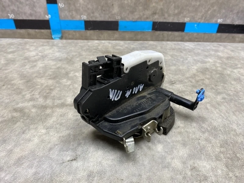 Замок двери Nissan Almera 2014 805014AA0C G15 1.6 K4MA490, передний левый