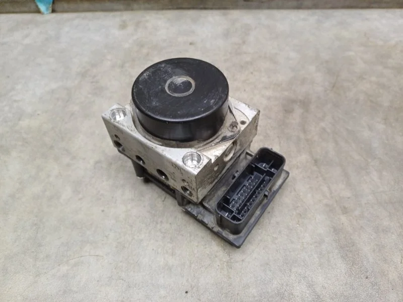 Блок ABS Skoda Fabia 2012 6R0907379S 2 1.2 CGP