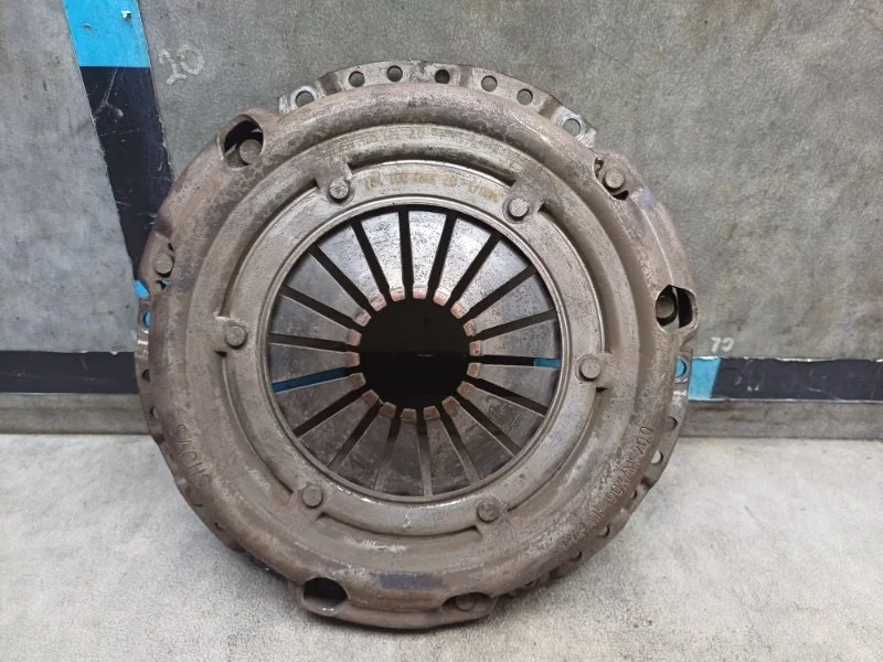Корзина сцепления Skoda Fabia 2012 03D141025D 2 1.2 CGP