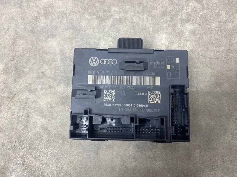 Блок управления дверьми Audi A4 2010 8K0959792 B8 1.8 CDHB, передний правый