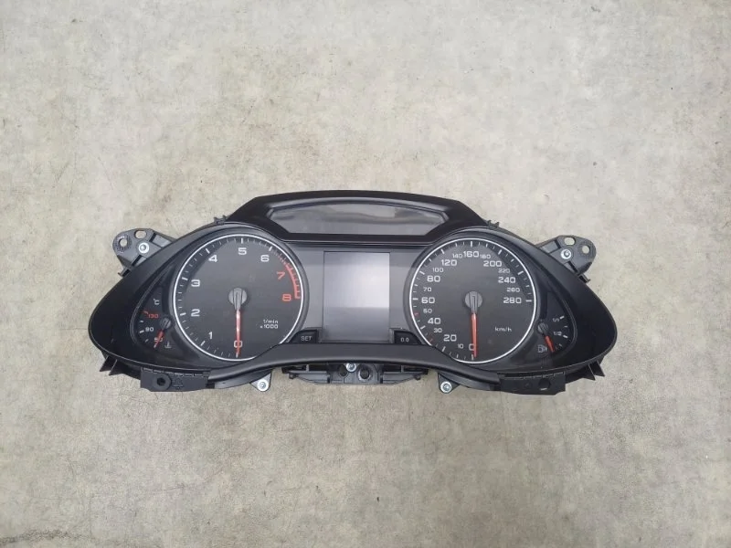 Щиток приборов Audi A4 2010 8K0920930B B8 1.8 CDHB
