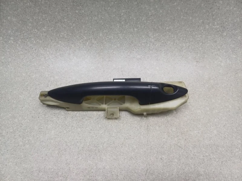Ручка двери Hyundai Solaris 2012 826511R000CA 1 1.6 G4FC MT, передняя левая