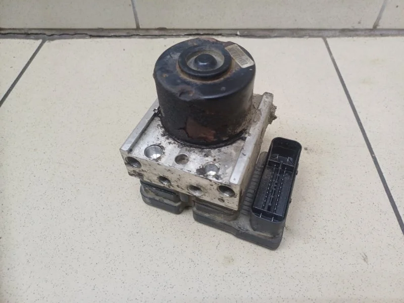 Блок ABS Mazda Mazda3 2006 3M512M110JA BK 1.6 Z6