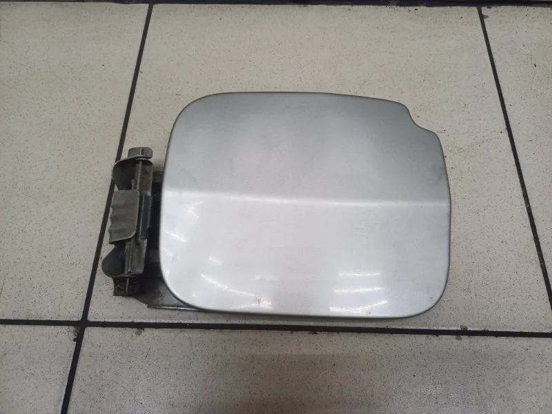 Лючок бензобака Renault Duster 2013 788304650R 1 1.6 K4MA606 4WD