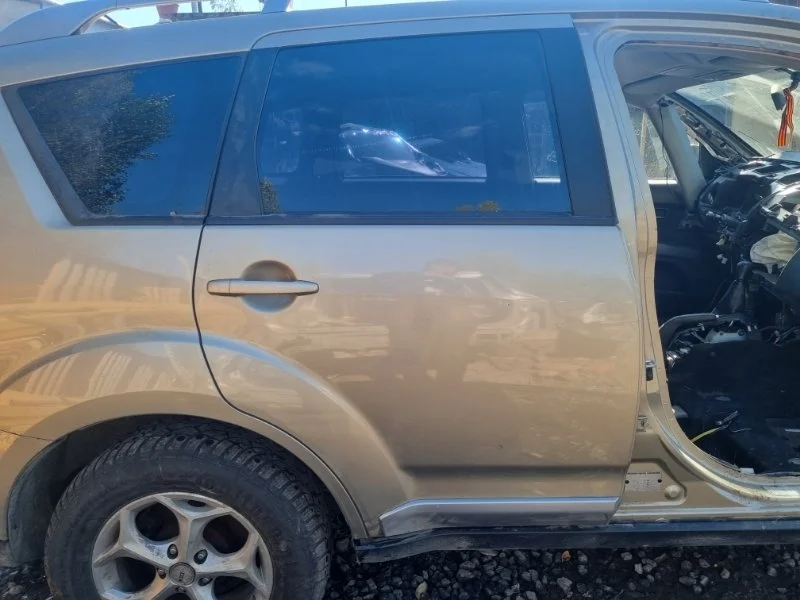 Дверь Mitsubishi Outlander 2008 5730A244 2.4 4B12 MT, задняя правая