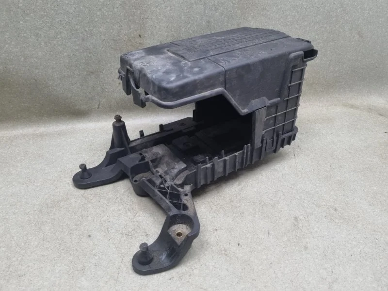 Площадка под аккумулятор Skoda Superb 2013 3C0915443A 2 1.8 CDAB AT