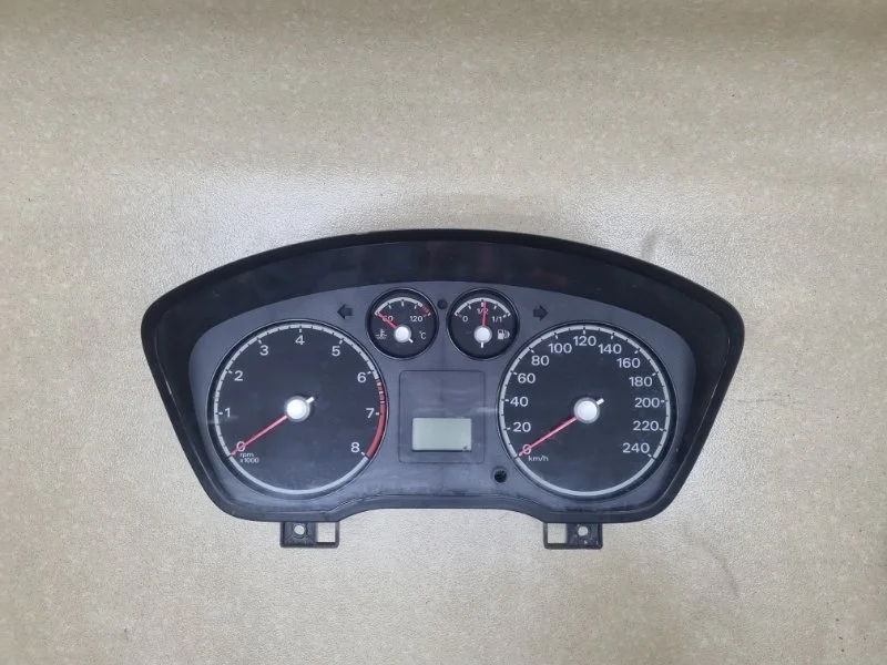 Щиток приборов Ford Focus 2005 1483706 ХЭТЧБЕК 1.4 ASDA