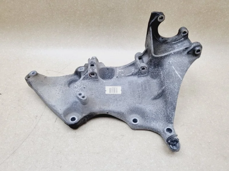 Кронштейн генератора Renault Kaptur 2019 8201033565 2.0 F4RE410 AT 4WD