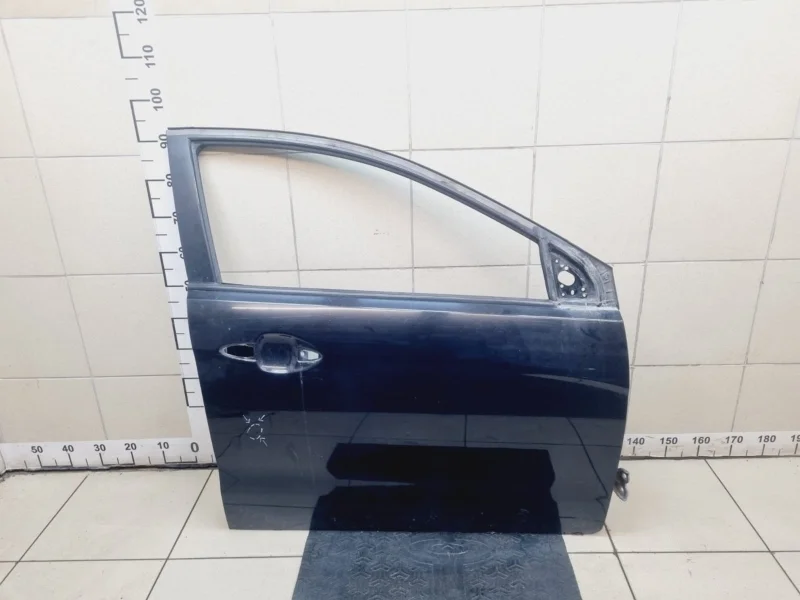 Дверь Kia Rio 2014 760044Y000 3 1.4 G4FA MT, передняя правая