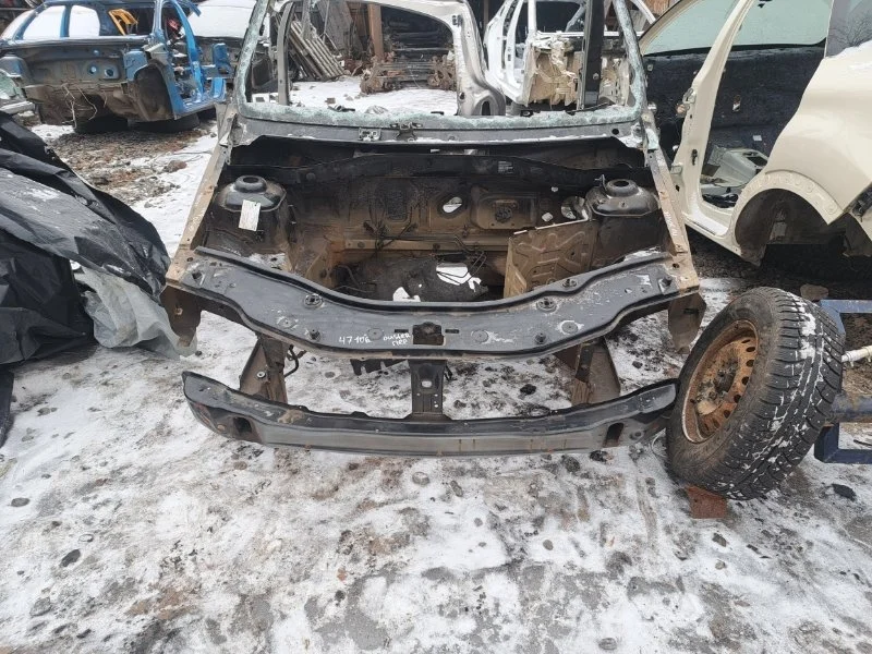 Панель кузова Renault Duster 2013 752106836R 1.6 K4MA606 4WD, передний
