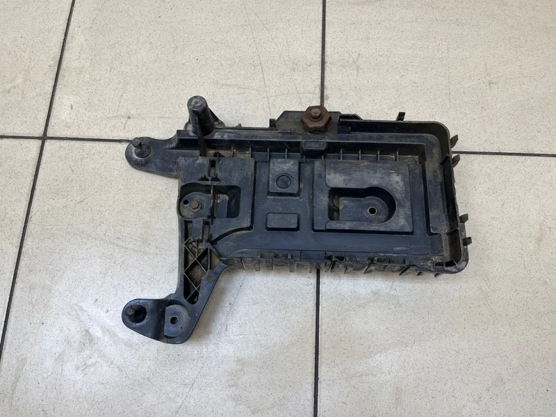Площадка АКБ Skoda Octavia 2012 1K0915333 A5 1.4 BUD MT