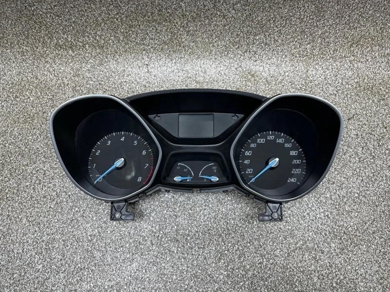 Щиток приборов Ford Focus 2011 1909778 3 1.6 PNDA