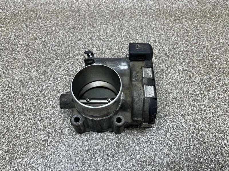 Дроссельная заслонка Ford Focus 2011 1751015 3 1.6 PNDA