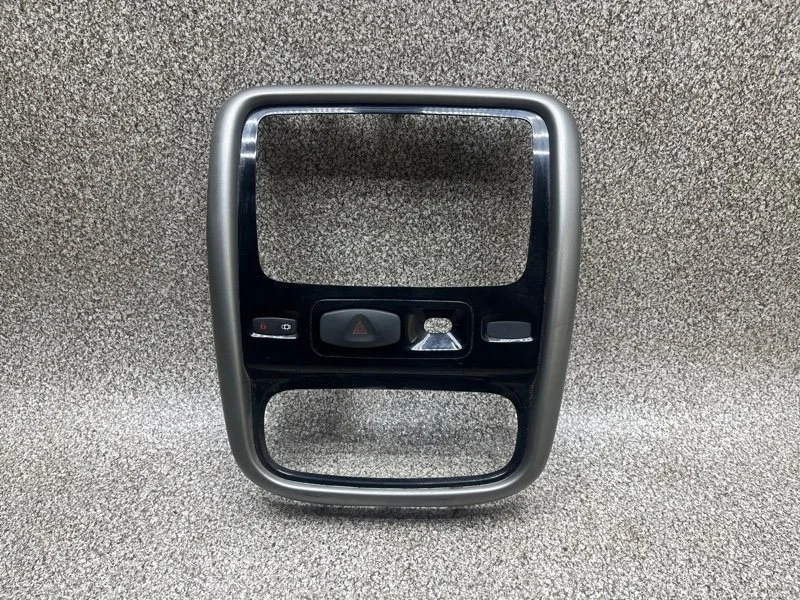 Рамка под магнитолу Renault Duster 2014 682607294R 1.5 K9KE884 MT