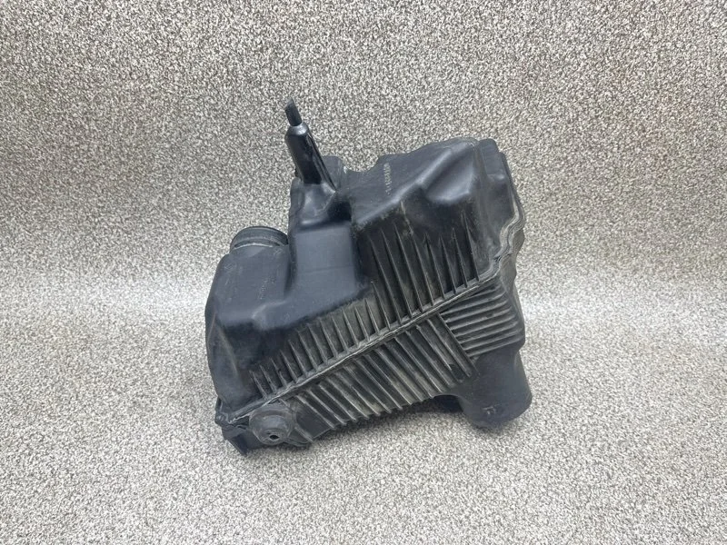 Корпус воздушного фильтра Renault Megane 2008 8200401500 2 1.6 K4MD812