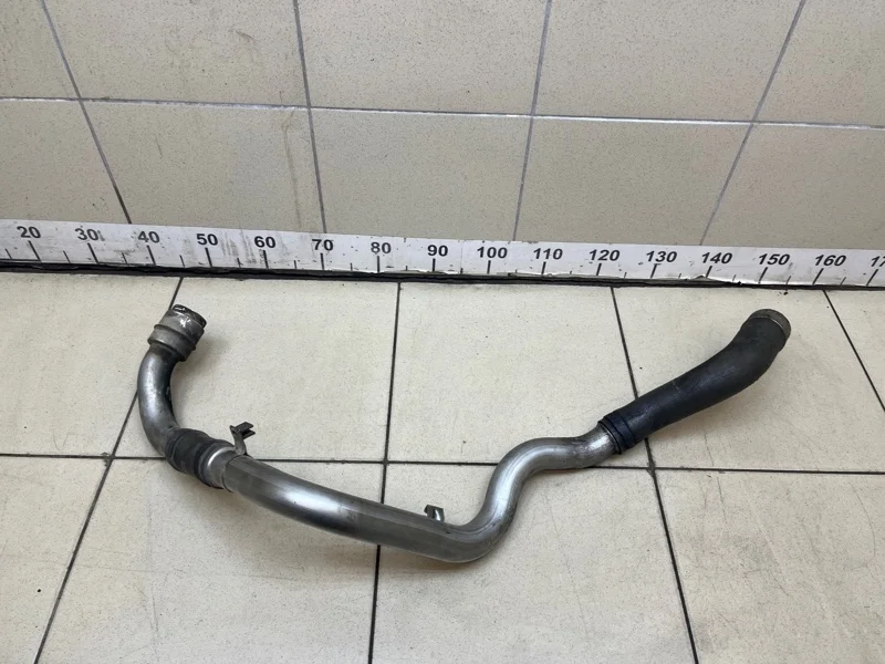 Патрубок интеркулера Renault Duster 2014 144608245R 1.5 K9KE884 MT