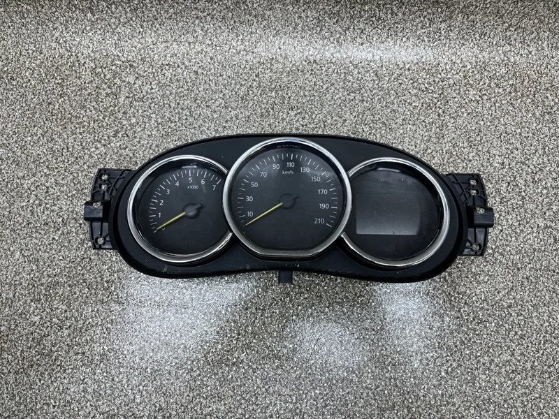 Щиток приборов Renault Sandero 2017 248100413R 2 1.6 K7M812