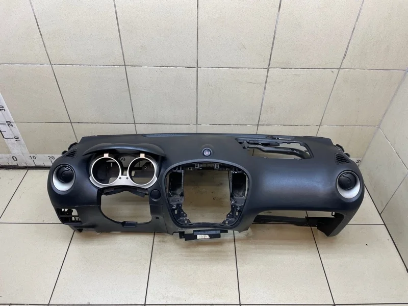 Торпедо Nissan Juke 2011 682001KP1A 1.6 HR16DE MT