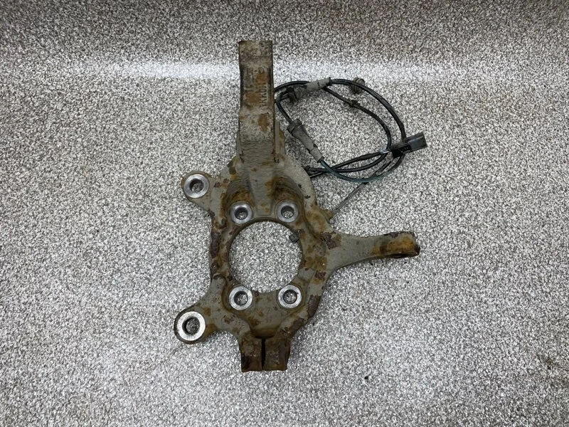 Кулак поворотный Nissan Juke 2011 400141KK0A 1.6 HR16DE MT, передний правый