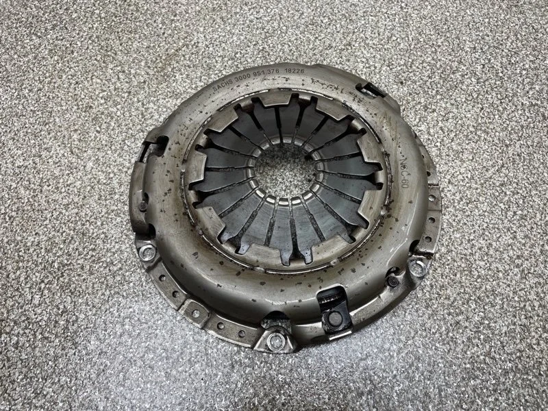 Корзина сцепления Nissan Juke 2011 30210JX00C 1.6 HR16DE MT