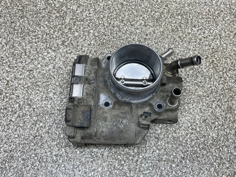 Дроссельная заслонка Kia Rio 2013 351002B150 3 1.6 G4FC АТ
